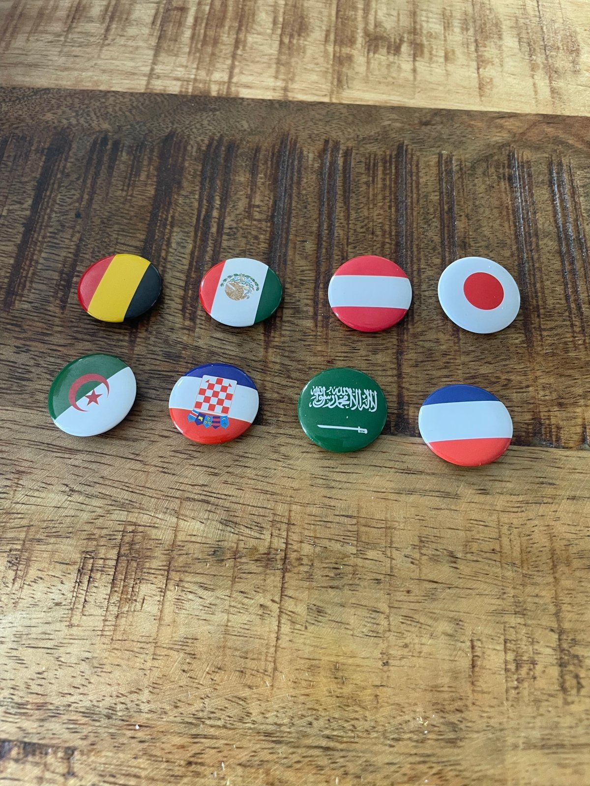 WK Voetbal Vlag Buttons - Diverse Landen, Verzamelen, Speldjes, Pins en Buttons, Ophalen of Verzenden, Nieuw, Sport, Button