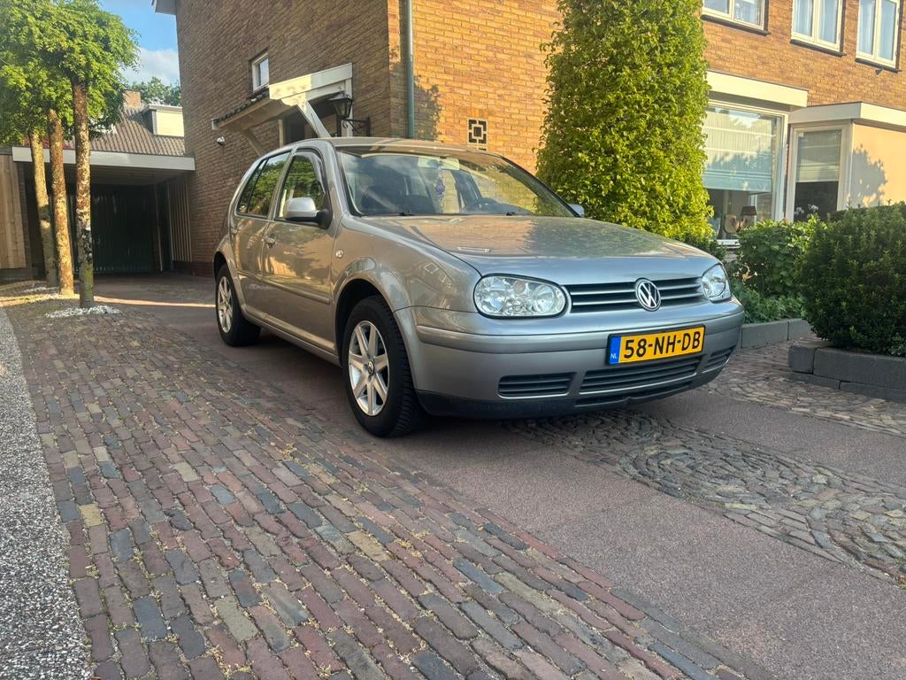 Volkswagen Golf 1.6 77KW 2003 Grijs, Auto's, Volkswagen, Particulier, Golf, ABS, Airbags, Airconditioning, Bluetooth, Centrale vergrendeling