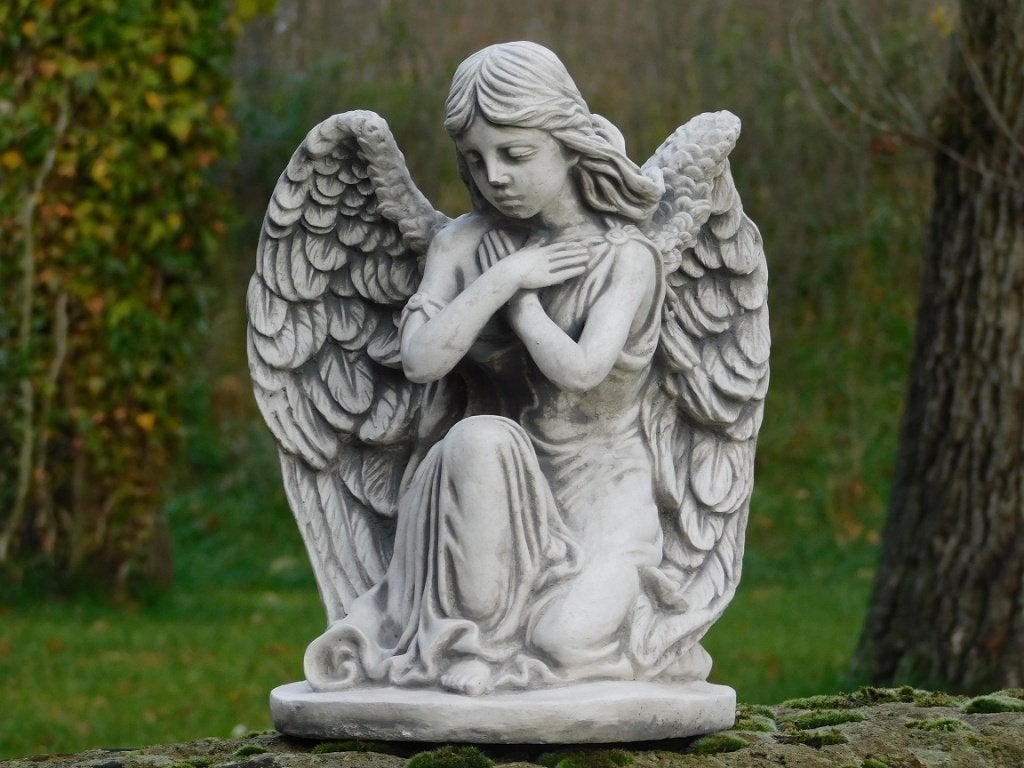 Beeld Knielende Engel - Steen - Gedetailleerd, Tuin en Terras, Ophalen, Steen, Engelenbeeld, .