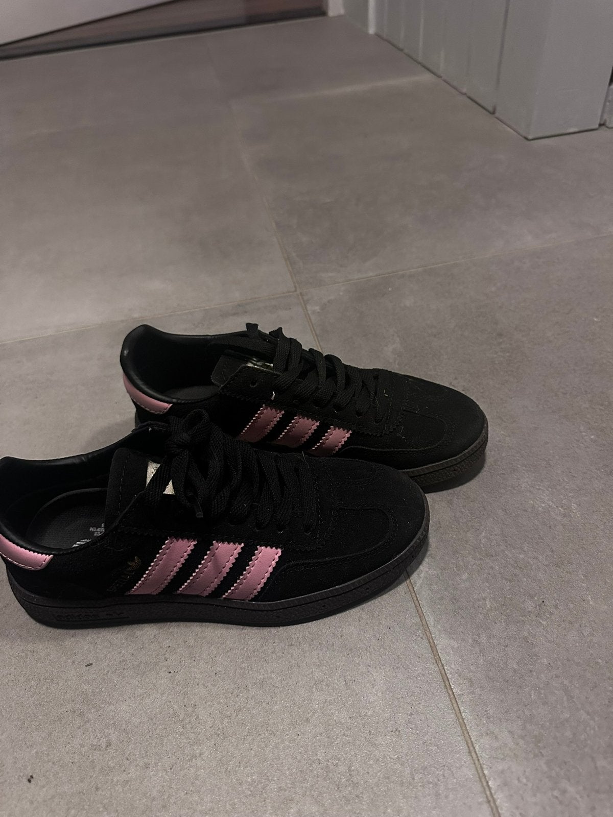 Adidas spezial nieuw maat 36, Kleding | Dames, Ophalen of Verzenden, Zo goed als nieuw, Sneakers of Gympen