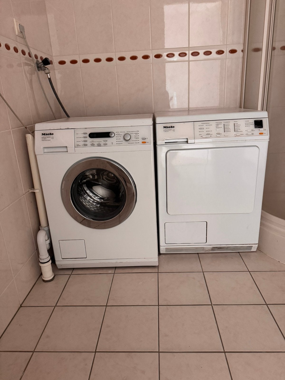 Miele wasmachine + Miele droger samen €50, Ophalen, Gebruikt, Handwasprogramma, Voorlader