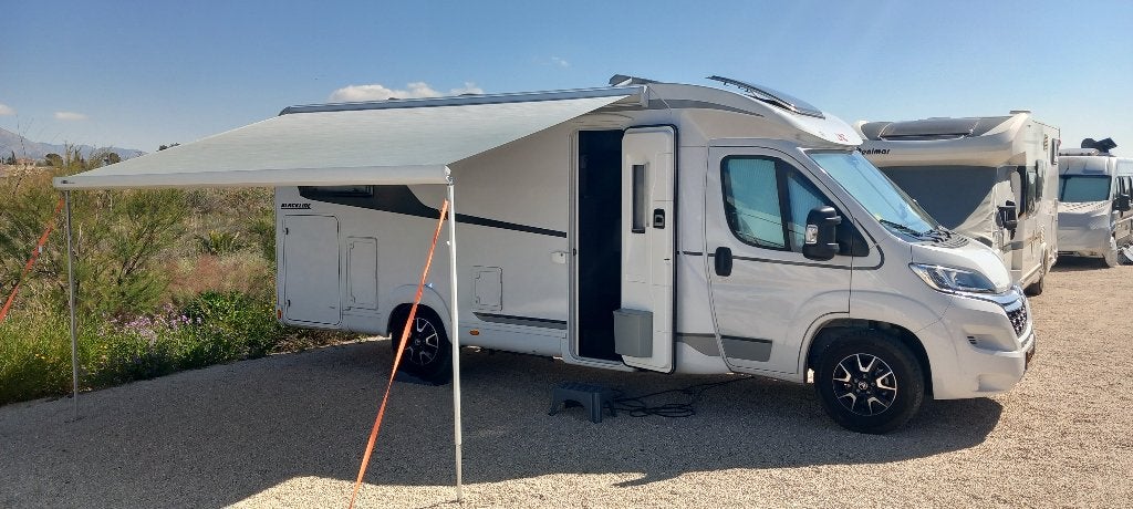 Wegens emigratie LMC T660 165pk lengtebedden hagelbestendig, Startonderbreker, 6 tot 7 meter, Particulier, Luifel