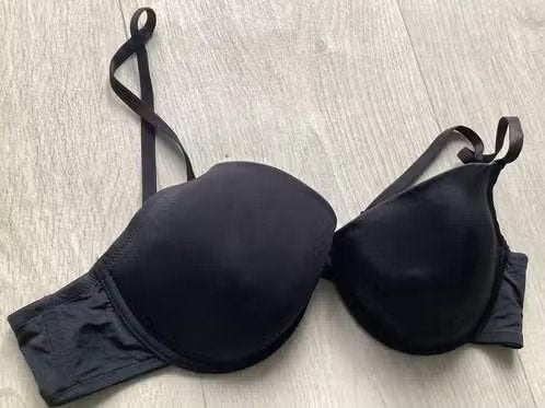 Zwarte BH maat 80B van pescara, Kleding | Dames, Ondergoed en Lingerie, Pescara, Ophalen of Verzenden, Zwart, BH