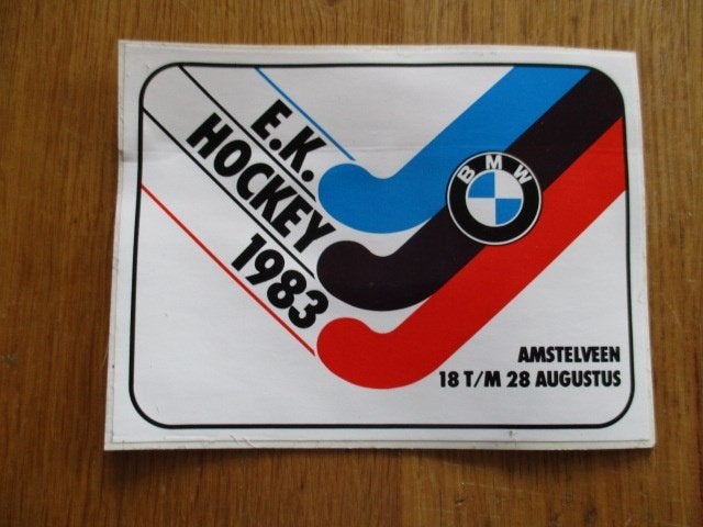 BMW logo sticker EK Hockey 1983 Amstelveen 10x13cm, Ophalen of Verzenden, Zo goed als nieuw, Bedrijf of Vereniging
