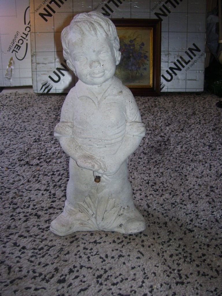 TUINBEELD MANNEKE PIS, Tuin en Terras, Tuinbeelden, Ophalen, Zo goed als nieuw, Beton, Mensenbeeld