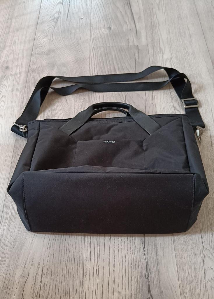 Nieuwe Recarro luiertas. 2 Hoofdvakken met veel zijvakjes, Kinderen en Baby's, Luiertassen, Verzenden, Nieuw, Schoudertas