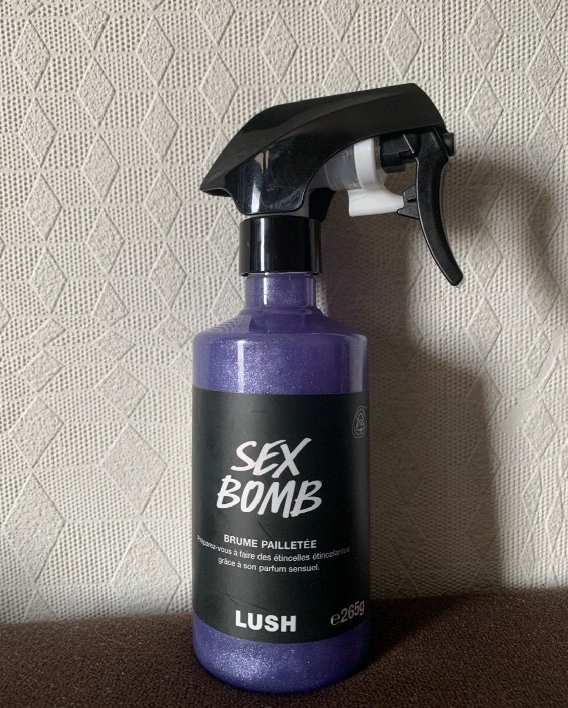 LUSH Sex bomb glitter must spray 265g, Ophalen of Verzenden, Nieuw