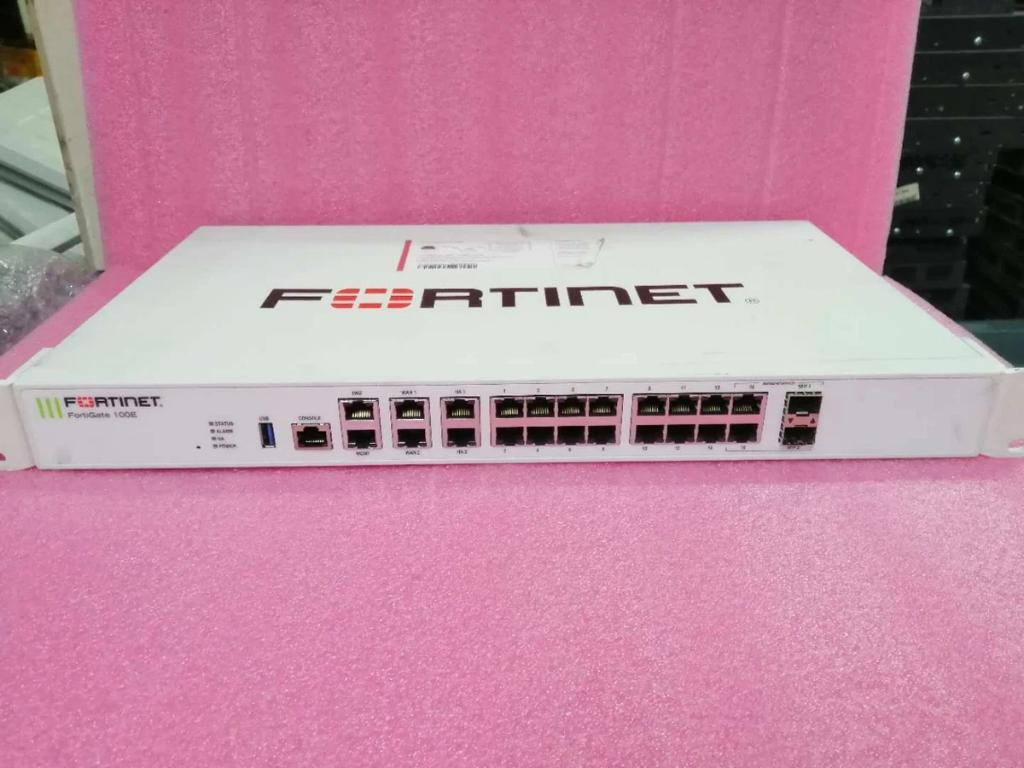 2x Fortinet Fortigate 100e, Ophalen of Verzenden, Gebruikt, Router, Fortinet Fortigate