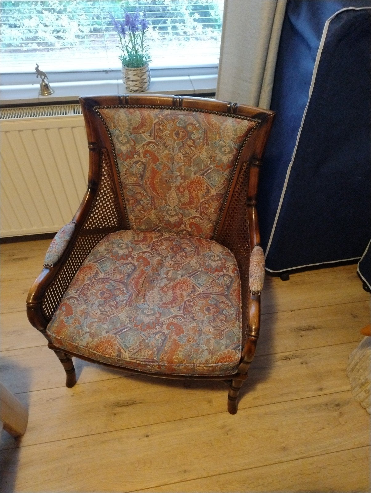 Vintage fauteuil met rotan en paisley bekleding, Antiek en Kunst, Ophalen of Verzenden