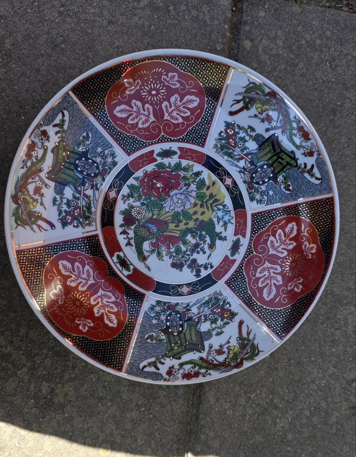 Decoratieve Japanse schaal met pauwen en bloemen, Antiek en Kunst, Ophalen of Verzenden