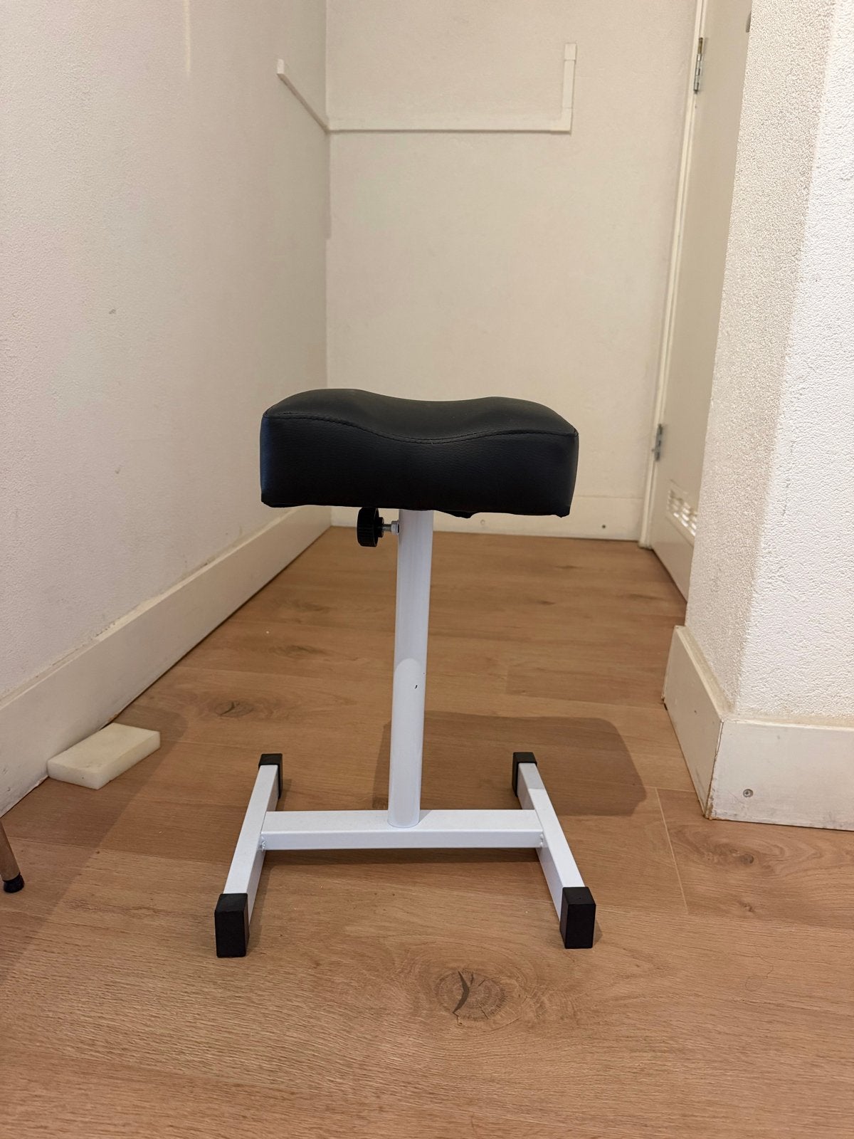 Verstelbare voetenbank/krukje voor pedicure, Ophalen of Verzenden, Gebruikt, Hand- en Voetverzorging
