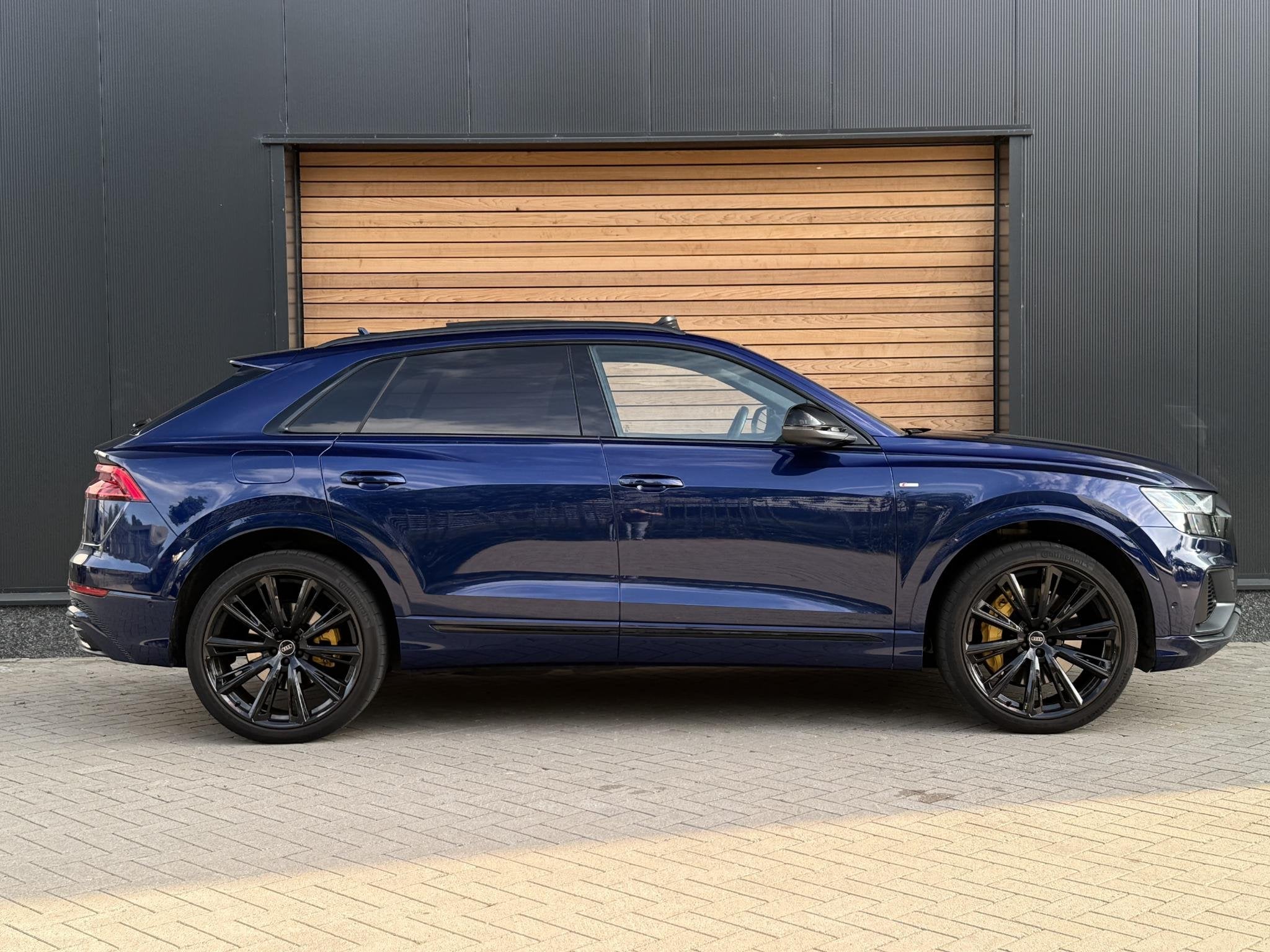 Audi Q8 55 TFSI e quattro Pro S-line MASSAGE|HEAD-UP|B&O|STO, Automaat, Gebruikt, 2995 cc, Bedrijf