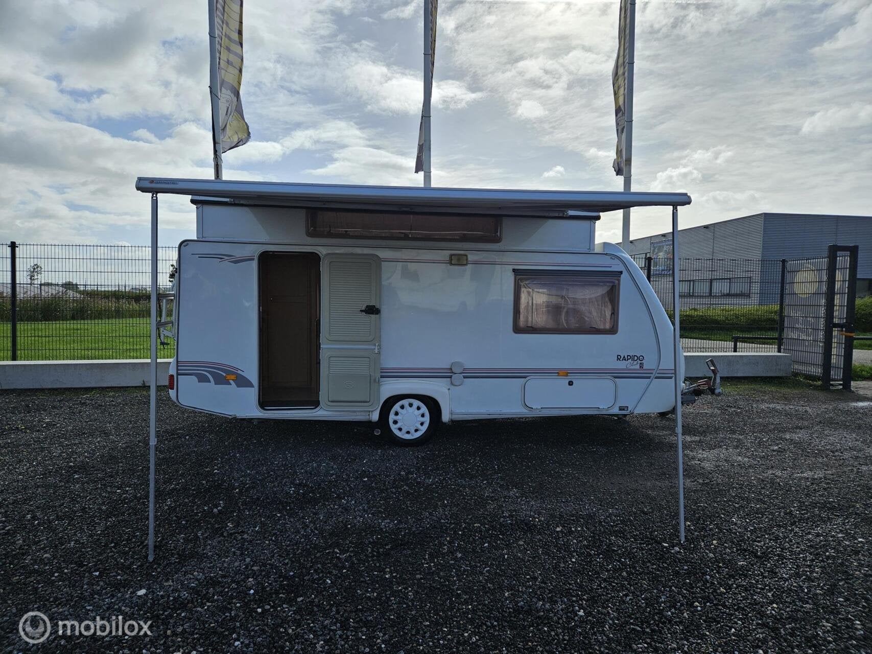 RAPIDO CLUB 42 EVOLUTION|HEFDAK|MOVER||LUIFEL|VOORTENT|VAST, Caravans en Kamperen, Vast bed, Bedrijf, 750 - 1000 kg, Rapido