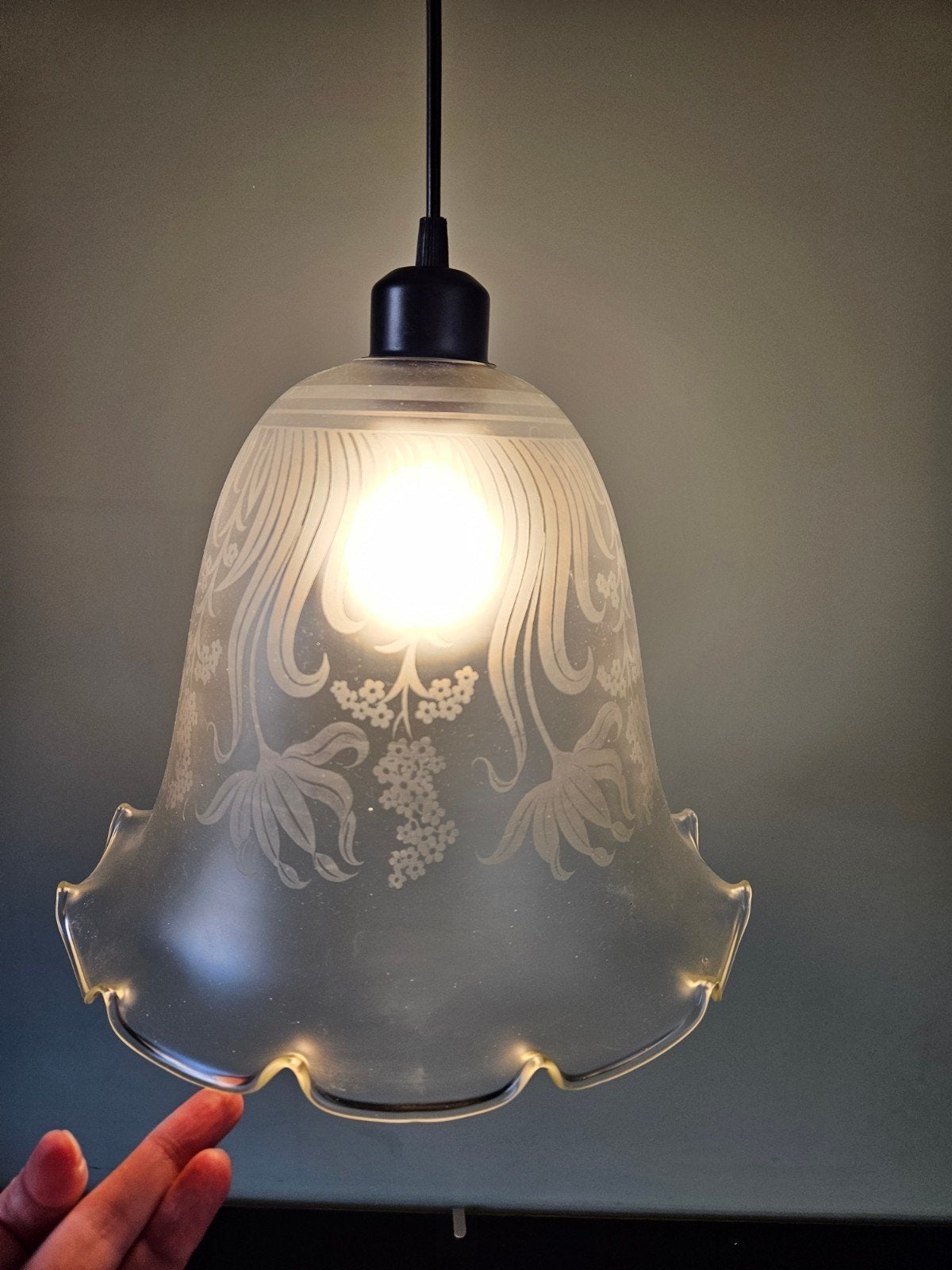 Vintage hanglamp met bloemmotief,  matglas, Vintage, E27 (groot), Ophalen of Verzenden, Glas