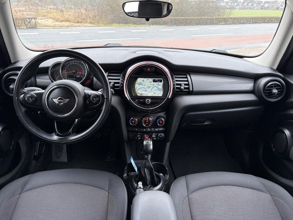 MINI 5-Deurs 1.5 Cooper Business NAVI | KLIMA | CRUISE | BOV, Auto's, Mini, 12 maanden, Gebruikt, 49 €/maand, Origineel Nederlands