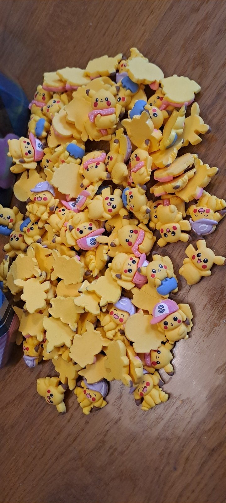 Grote partij Pikachu bedels/decoraties (ongeveer 100 stuks), Verzenden, Nieuw, Overige typen