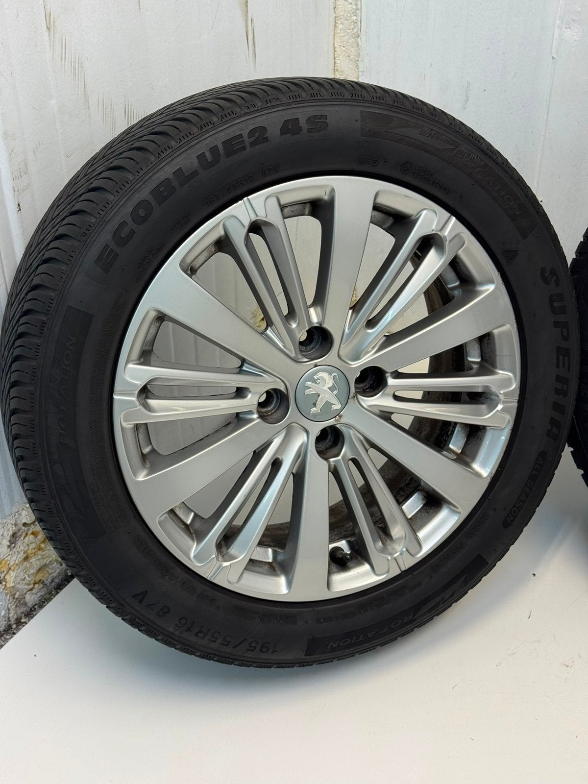 Org. Peugeot 208 velgen set met All-Seasons banden 4x108, Gebruikt, 16 inch, Banden en Velgen, Ophalen of Verzenden