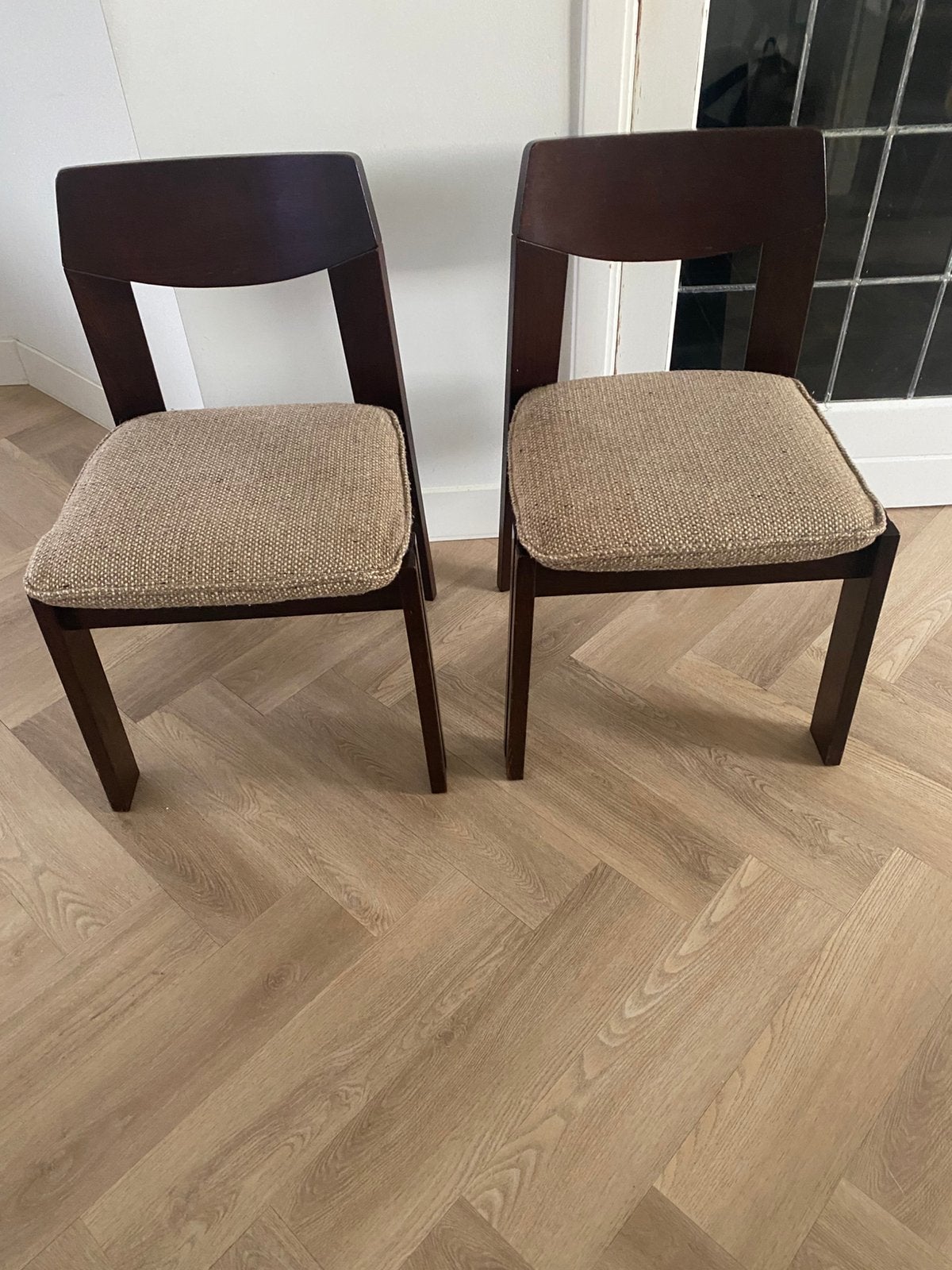 Eetkamer stoelen Deens Design, Ophalen, Zo goed als nieuw, Bruin, Stof