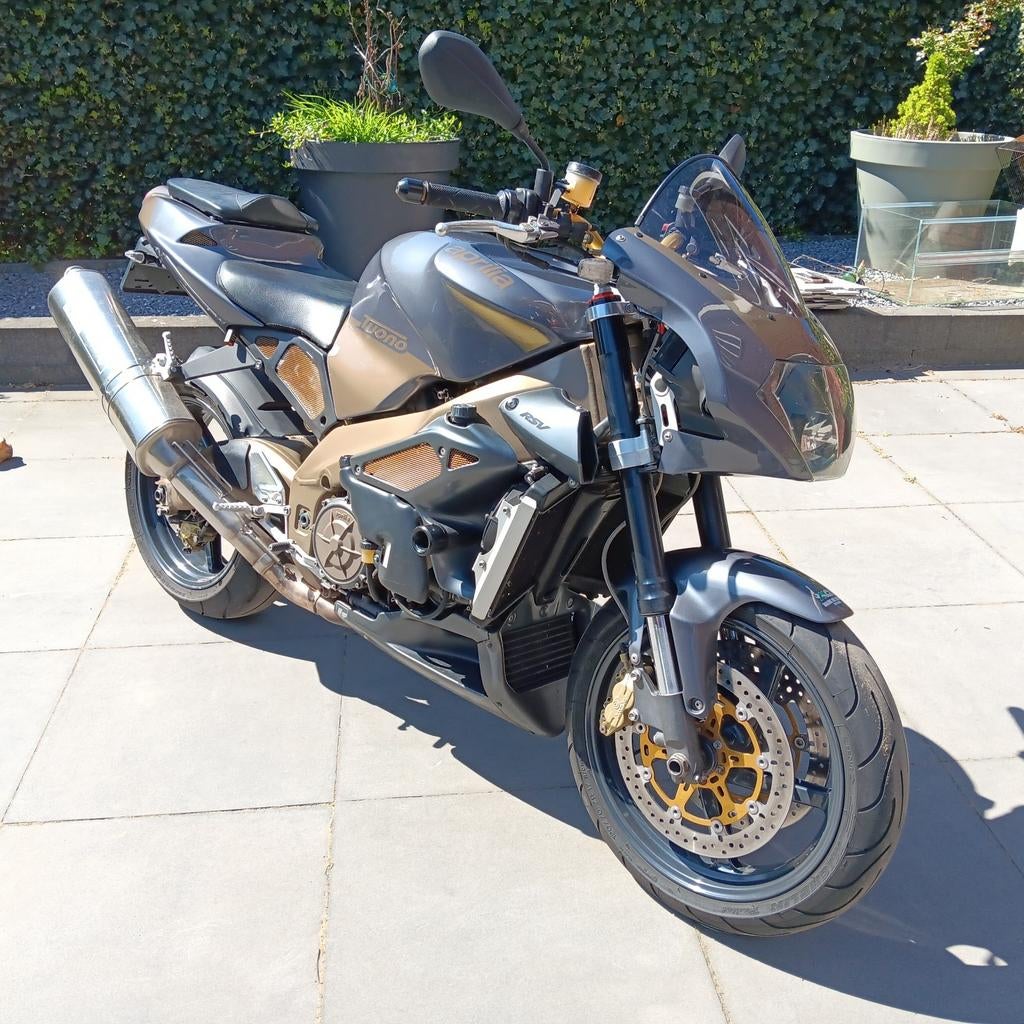 Aprilia Tuono 1000 cc gn1 43.000 kilometer, Motoren, Particulier, Naked bike