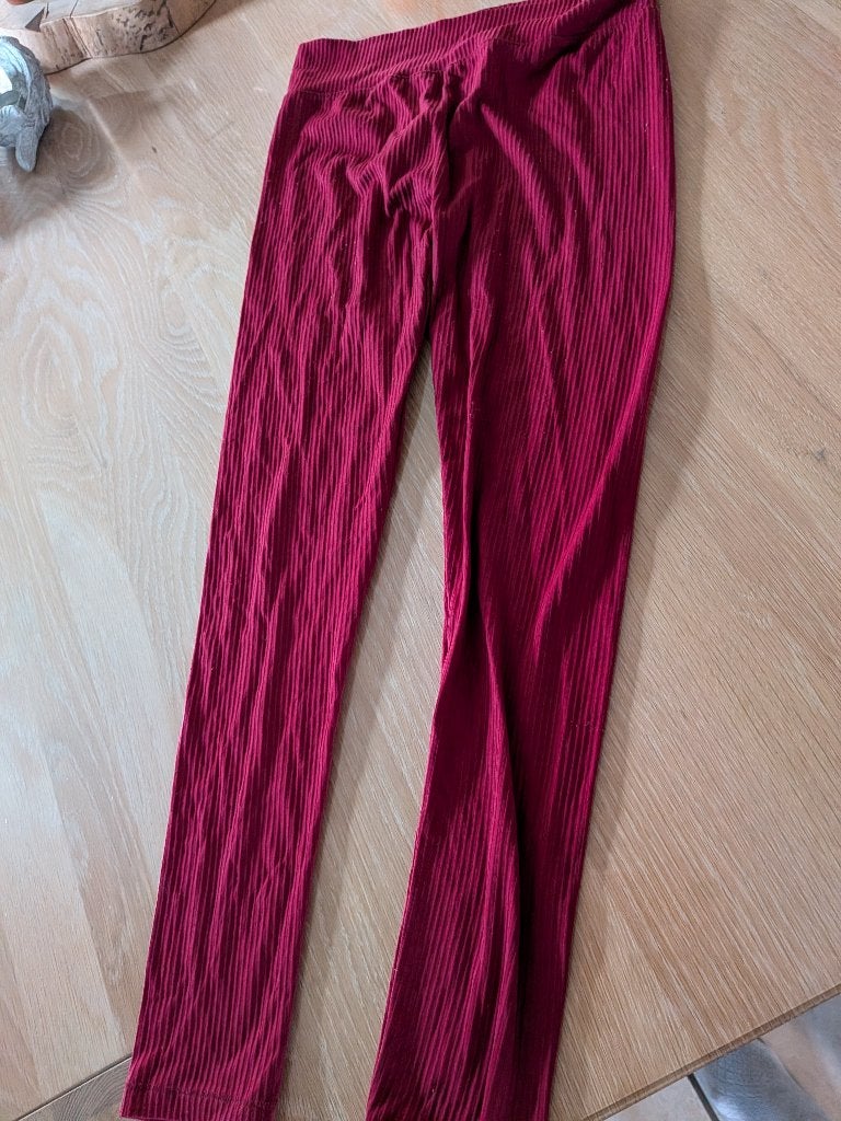 naadloze legging maat 40 wijnrood, Kleding | Dames, Legging, Maat 40/42 (M), Ophalen of Verzenden, Zo goed als nieuw
