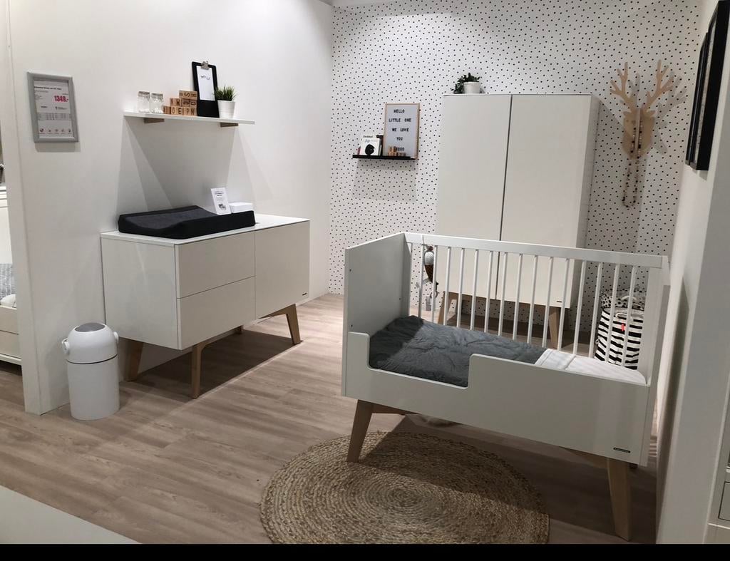 Complete Babypark babykamer: Ledikant, Commode, Kledingkast, Ophalen, Zo goed als nieuw, Meisje