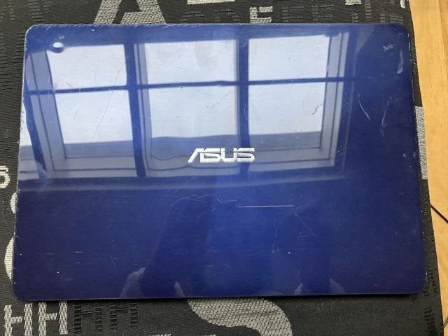 Laptop Asus, type UX305CA, 13,3” beeldscherm 1920x1080 blauw