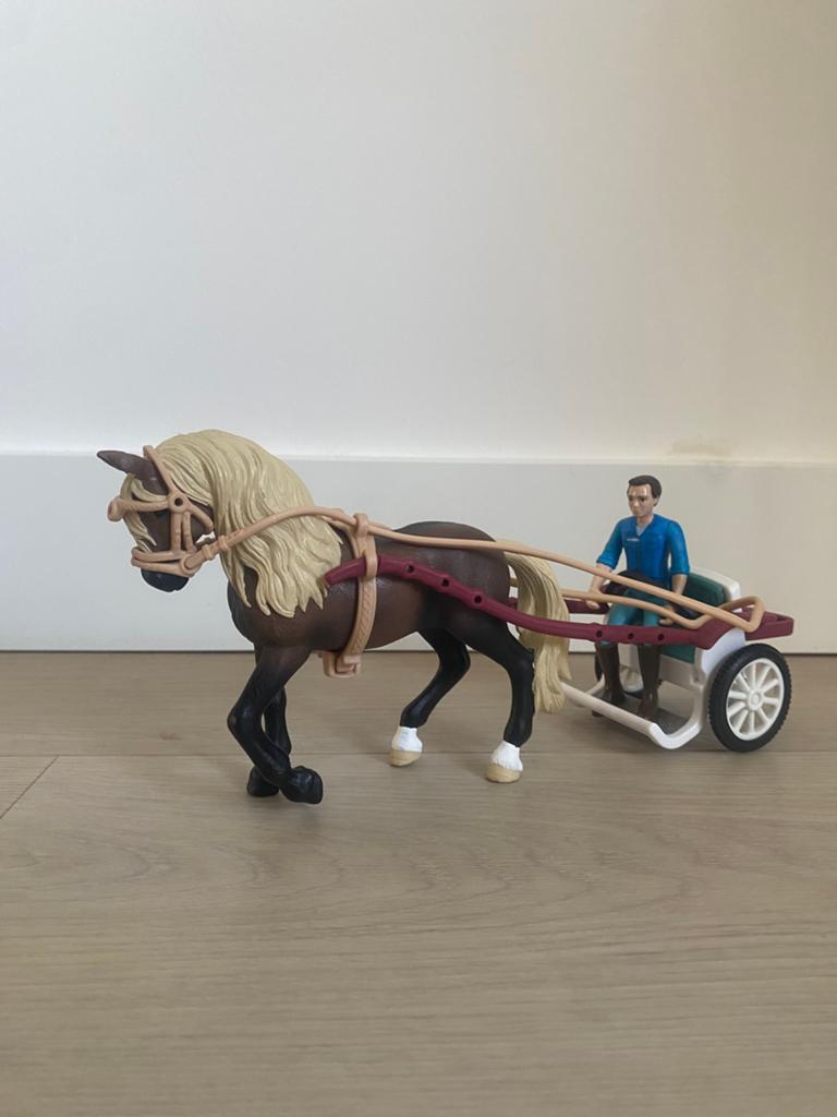 Paard met kar, Ophalen of Verzenden, Zo goed als nieuw, Paard, Beeldje of Figuurtje