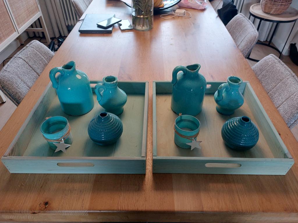 2 identieke dienbladen met toebehoren. 38cm., Ophalen, Zo goed als nieuw, Vierkant, Hout