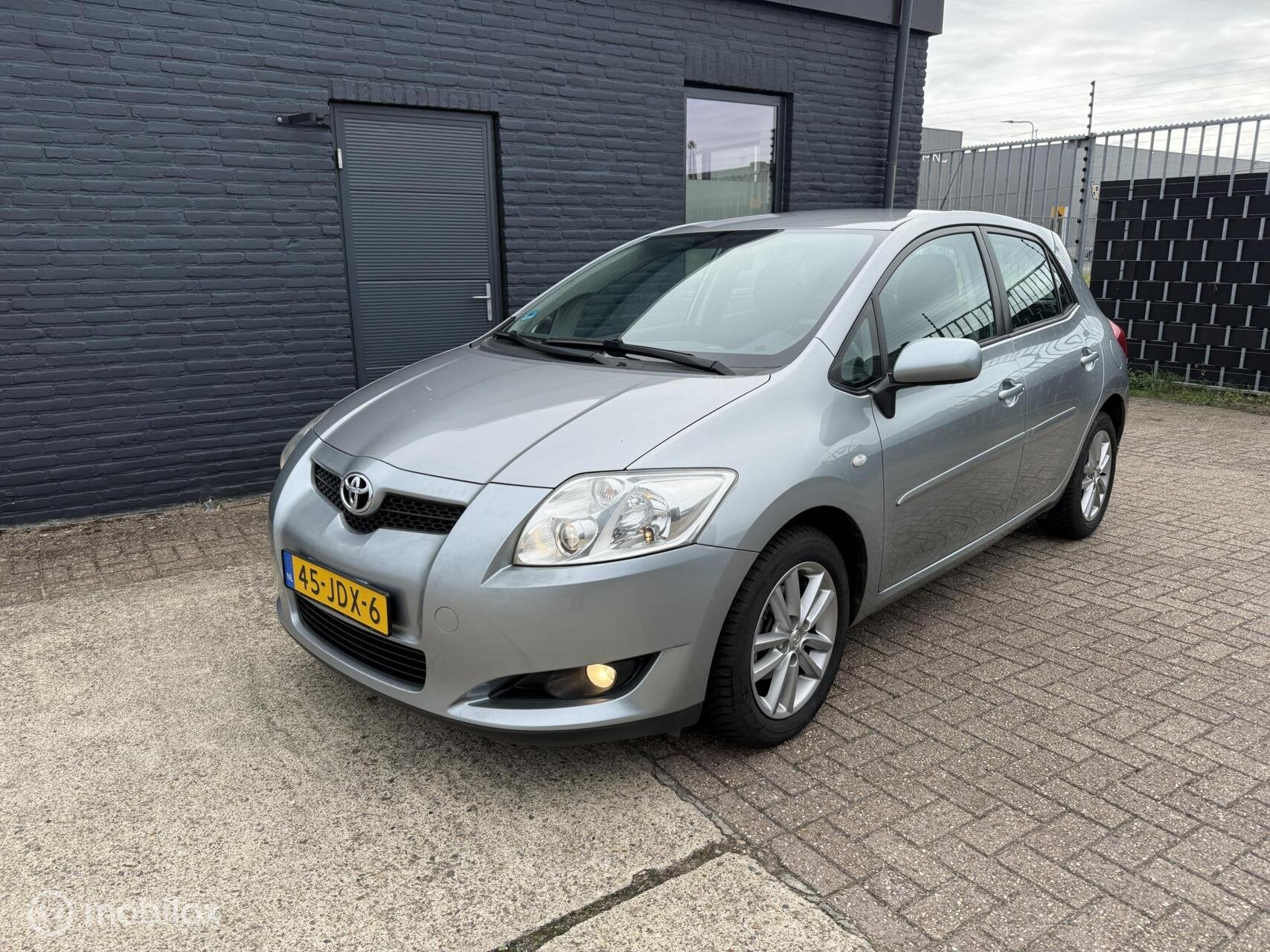 Toyota Auris 1.6 Aspiration, Gebruikt, 4 cilinders, Met garantie (alle), Automatische klimaatregeling