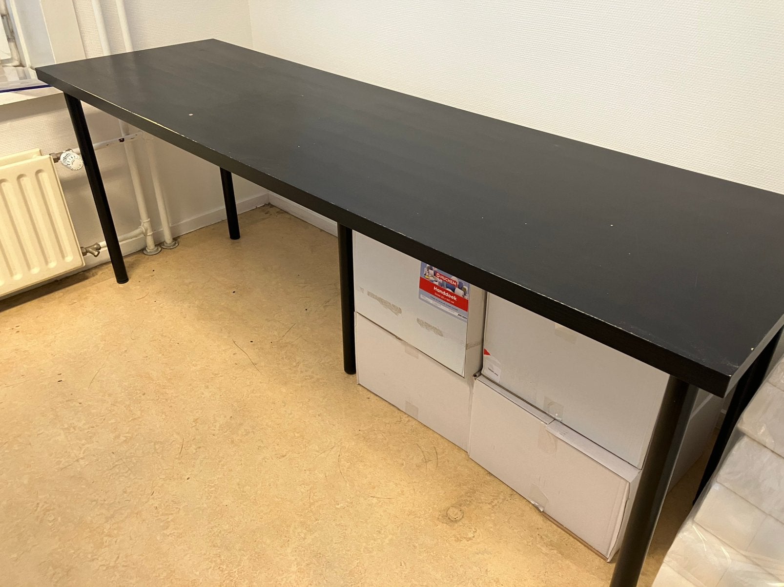 Ikea bureau met adils poten, Ophalen, Gebruikt, IKEA, Zwart