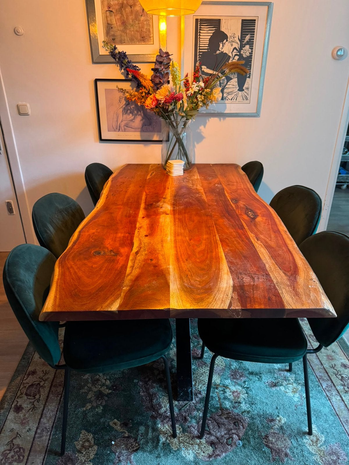 Acacia Boomstam Eetkamer tafel + 6 groene velvet stoelen, Ophalen, Zo goed als nieuw, 4 tot 6 stoelen