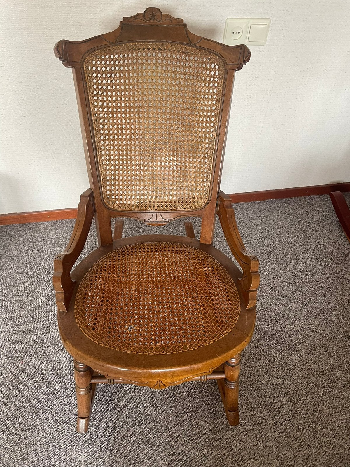 Antieke schommelstoel, Ophalen
