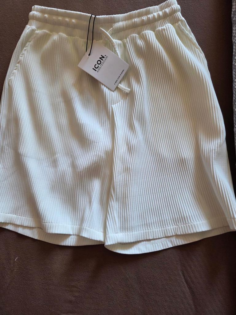 ICON korte broek  maat M  KLEUR ECRU, Ophalen of Verzenden, Nieuw, Beige