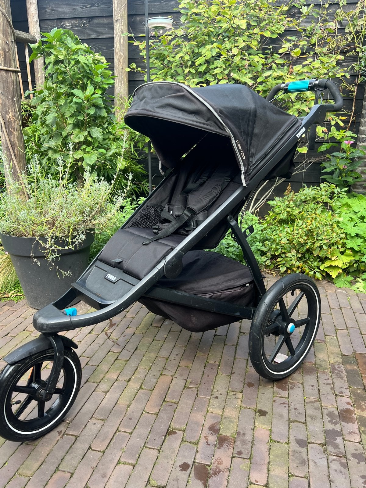Thule Urban Glide 2 met reiswieg en Maxi-Cosi adapters, Gebruikt, Luchtbanden, Combiwagen, Ophalen