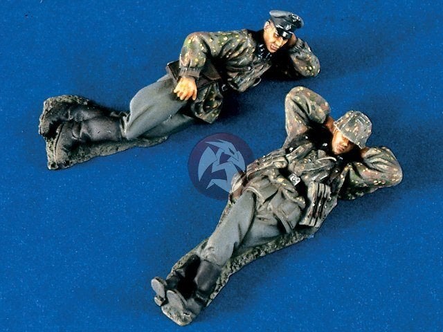 Verlinden 1:35 German XX troops at rest (2 resin figuren), Ophalen of Verzenden, Zo goed als nieuw, 1:35 tot 1:50, Figuur of Figuren