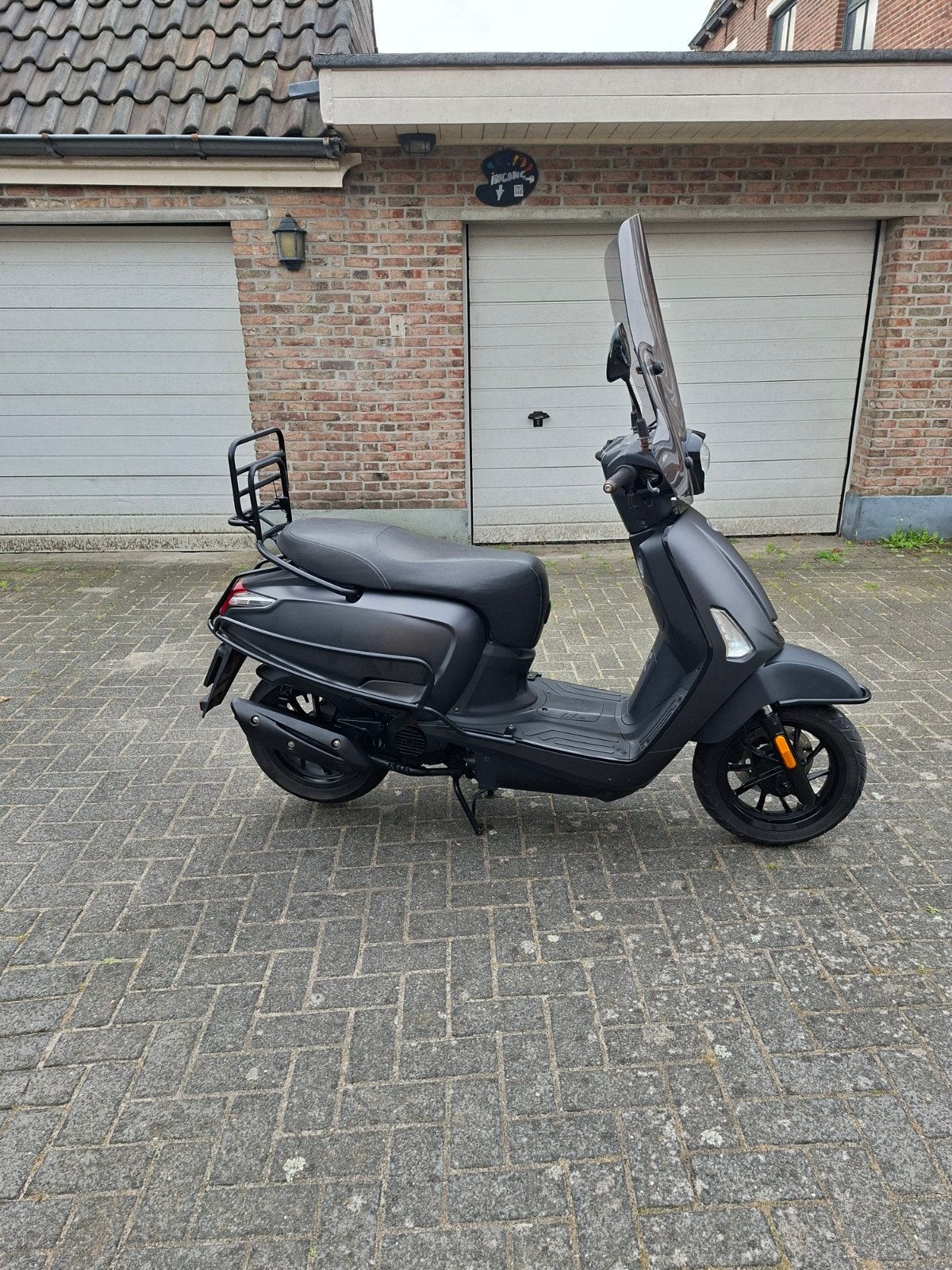 te koop zeer mooie  kymco new like bouwjaar 2020 als nieuw, Fietsen en Brommers, Scooters | SYM, Ophalen of Verzenden, Zo goed als nieuw