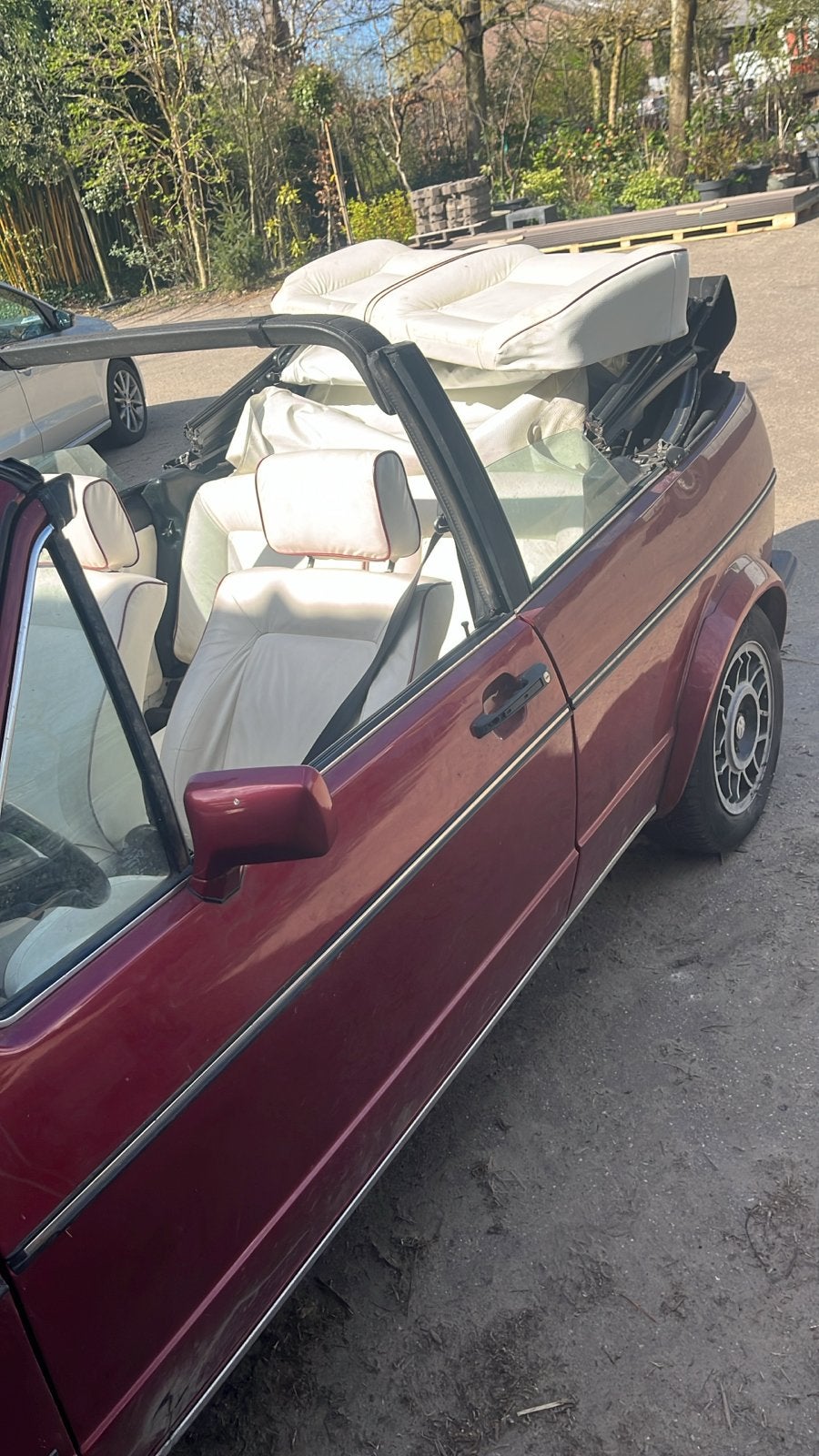 Volkswagen 1984 Rood, 440 kg, 74 pk, Cabriolet, 4 stoelen