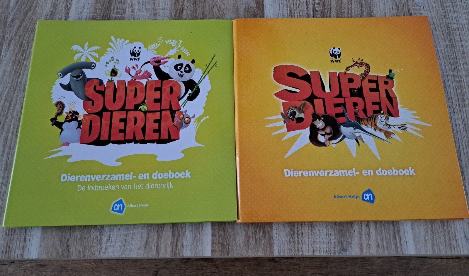 Super Dieren Dierenverzamel- en doeboeken (2 stuks), Ophalen, Zo goed als nieuw