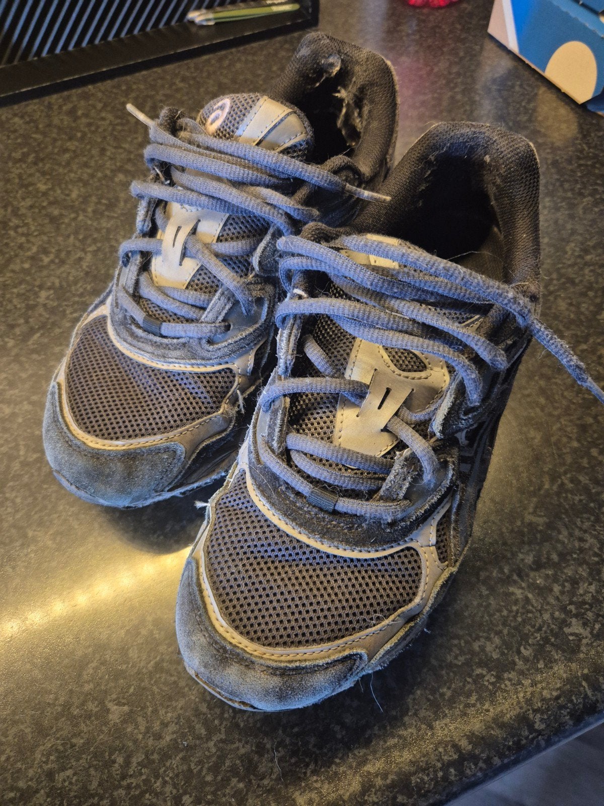 Asics sneakers maat 40,5 - Gedragen, Ophalen of Verzenden, Gedragen, Zwart