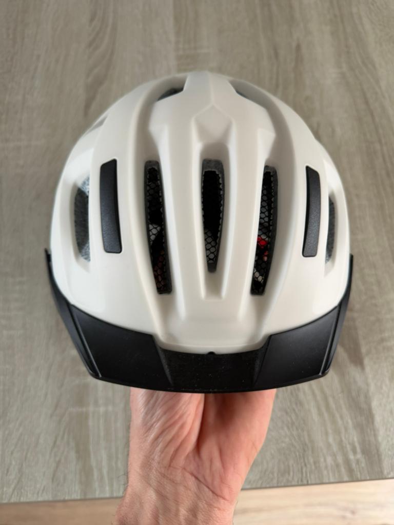 Bikemate fietshelm wit S/M (54-59cm) met licht, Fietsen en Brommers, Fietsaccessoires | Fietshelmen, Ophalen of Verzenden, Zo goed als nieuw