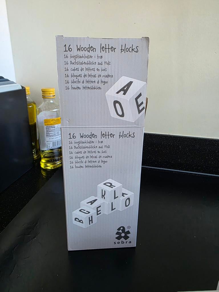 Houten letterblokken - 16 stuks - Sebra, Ophalen of Verzenden, Zo goed als nieuw, Taal en Lezen