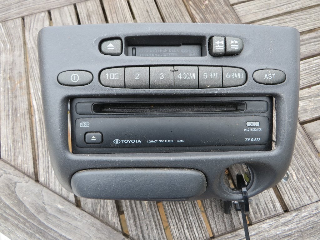 Toyota yaris cd speler en cassette met compleet front, Ophalen of Verzenden, Gebruikt