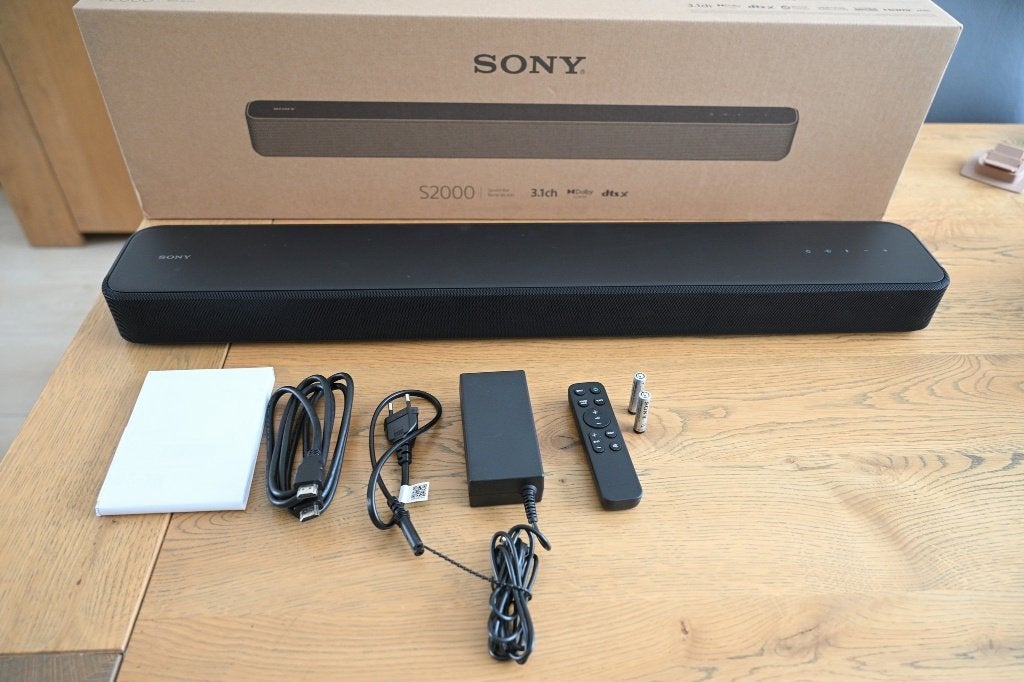 Sony soundbar HT-S2000, Ophalen of Verzenden, Met ingebouwde subwoofer, Zo goed als nieuw