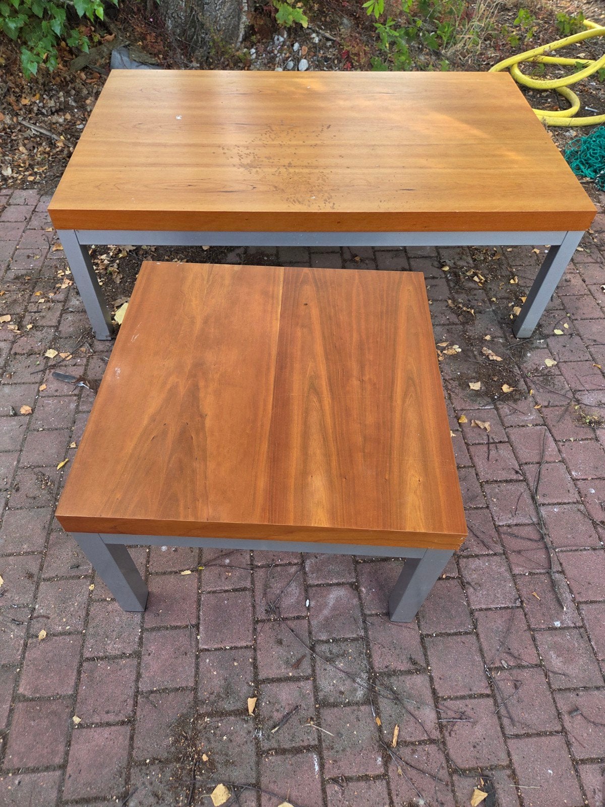 Set van 2 houten tafels met metalen onderstel, 50 – 75, Gebruikt, 100 tot 150 cm, Modern, Industrieel