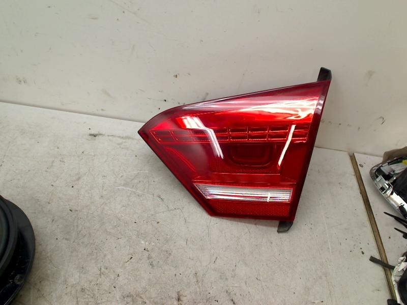Achterlicht Rechts Binnen led R36 Passat (362) 2014, Auto-onderdelen, Verlichting, Gebruikt, Volkswagen, Volkswagen AG, Kundenbetreuung@volkswagen.de