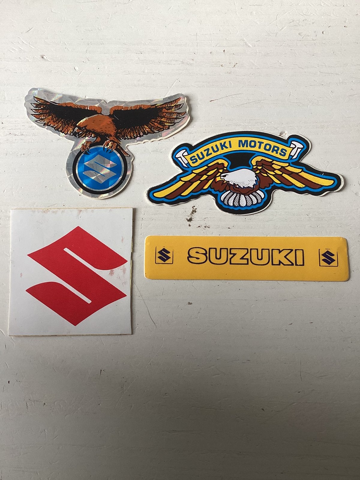 4 kleine stickers Suzuki, Verzenden, Zo goed als nieuw, Auto of Motor