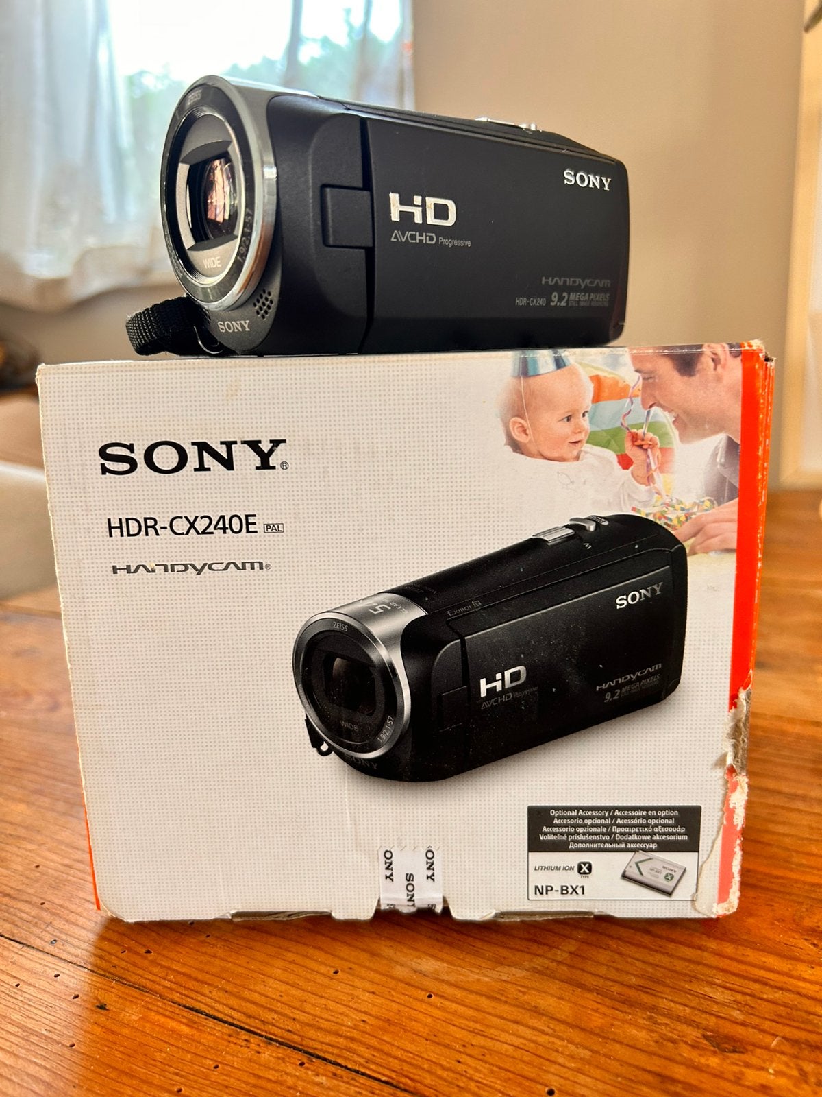 Sony Handycam HDR-CX240E incl Statief, Ophalen, 20x of meer, Zo goed als nieuw, Sony