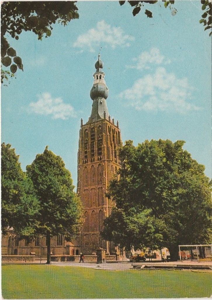 HILVARENBEEK Vrijthof met R.K. Kerk, Verzenden, 1960 tot 1980, Gelopen, Noord-Brabant