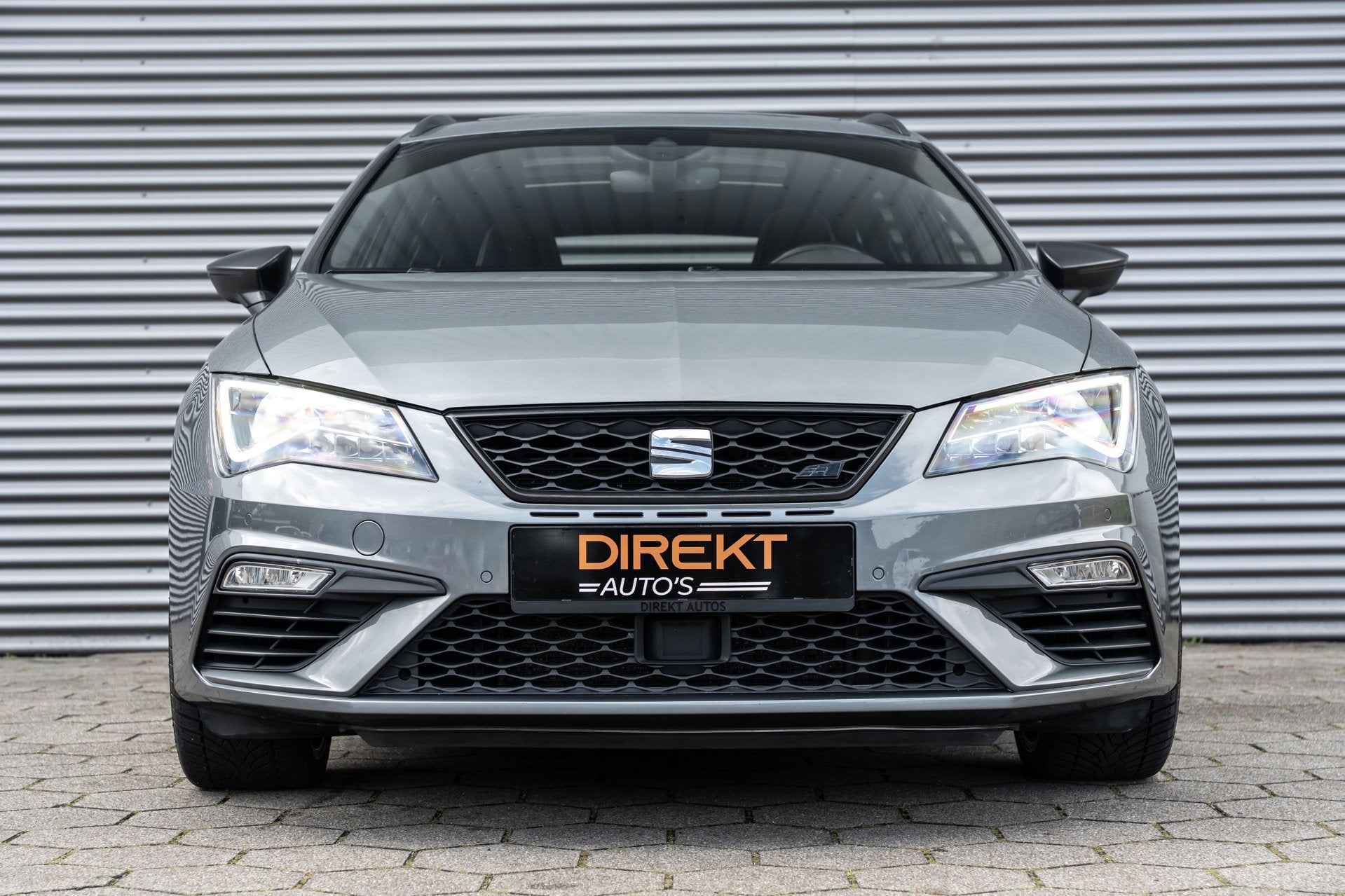 SEAT Leon ST 2.0 TSI CUPRA 300 4DRIVE PANO SEATSOUND VIRTUAL, Auto's, Automaat, Gebruikt, Zwart, 4 cilinders