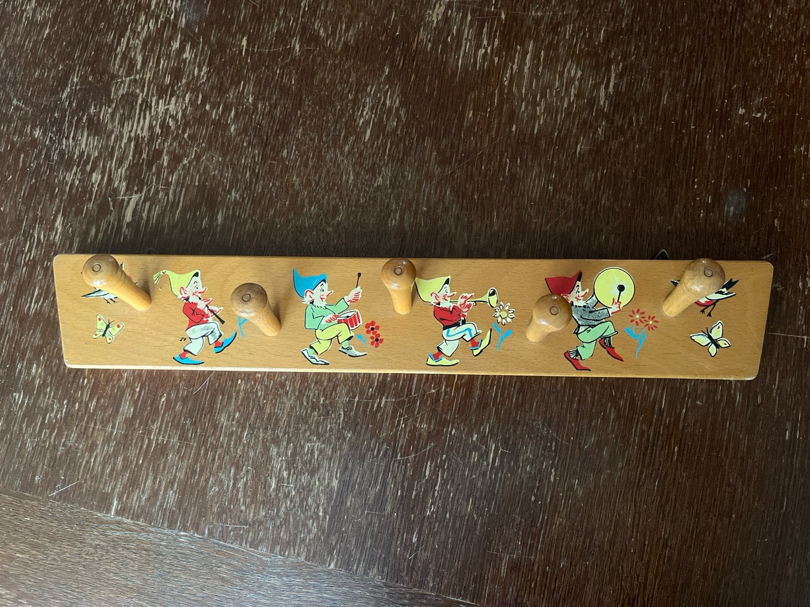 Vintage houten kinder kapstok met kabouters, Gebruikt, Ophalen of Verzenden, Minder dan 100 cm, Kinderkapstok